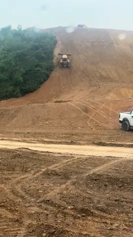 các anh tây luôn tạo cho mình 1 lối đi riêng. chưa bao giờ làm người việt nam thất vọng #cuocsong 