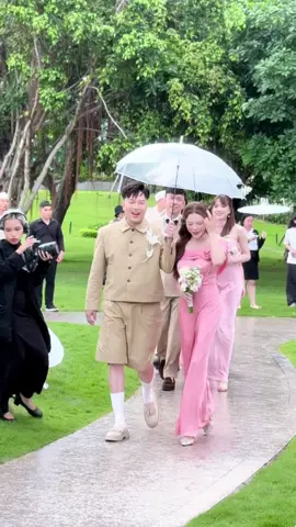 Ở nơi có tình yêu, đó là nơi xuất hiện những điều kì diệu. Chúc mừng anh chị của em ạ ❤️ #LYNHAKY #LYNHAKYARTIST #weddinghoquynhhuong #hoquynhhuong 