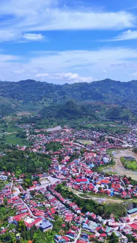 Thị trấn Bắc Hà 2025 .#nkaujhmoob #nkaujkhosiab #taybac #canhdep #canhdepvietnam #dulich #dulichvietnam #nguoivungcao #flaycam4k #binhyen 
