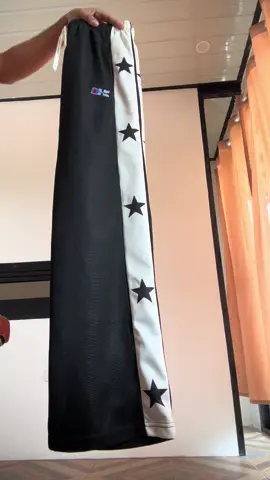 Sobrang solid talaga ng straight loose cut pants na ito mga boss,nag restock na nga pala sila Kaya habol check out na bago kapa maubusan✨🥰