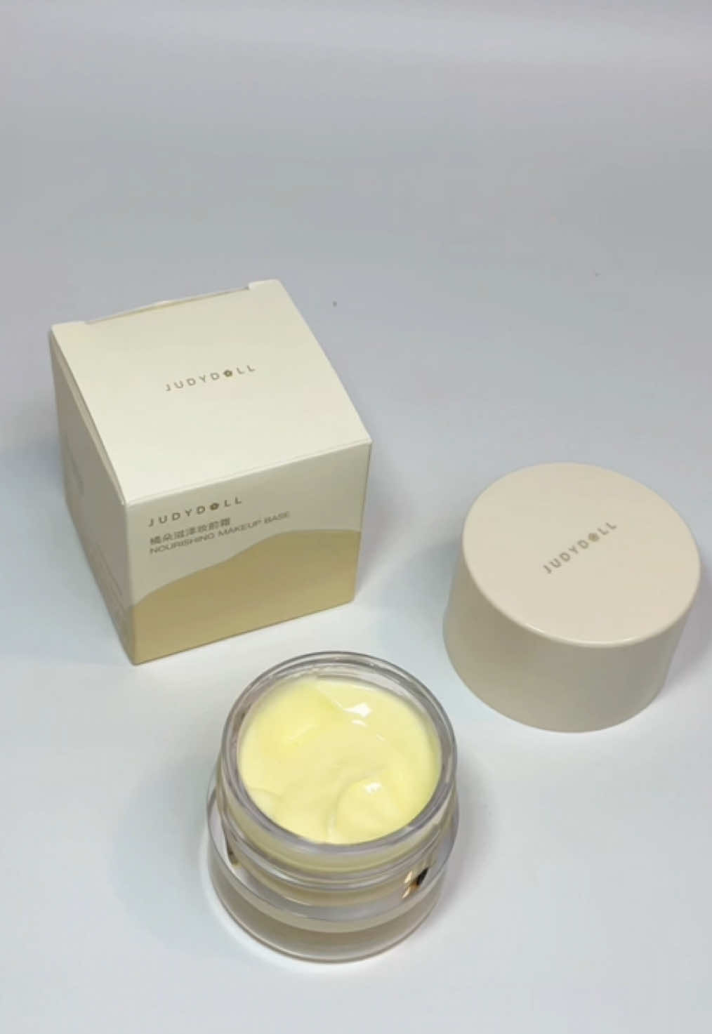 Không lo nền mốc nhờ có kem lót dưỡng siêu ẩm nhà JUDY DOLL, mấy nàng hay makeup đừng bỏ lỡ nha tiếc lắm á #kemlotkiemdau #kemlottrangdiem #judydoll #unboxing #review 