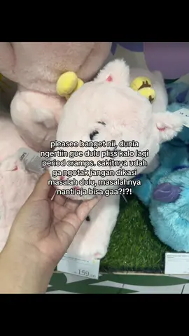 lagi pengen dunia berputar di gue aja selama period cramps:(