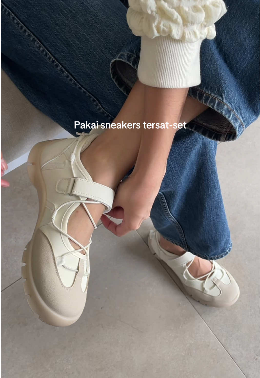 Bagian atasnya kebuka & pakai velcro #sneakers #rekomendasisepatu #sepatuwanita 