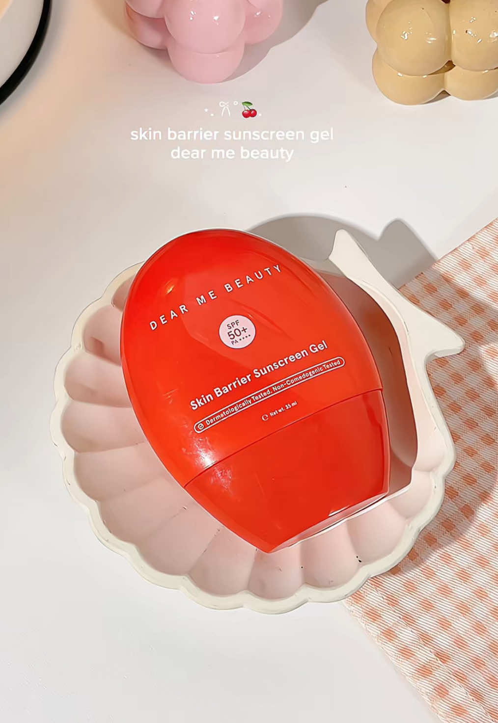 kalau kamu masih skip sunscreen karena takut lengket atau berat di kulit.. well, kamu belum kenalan sama yang satu ini😌 teksturnya ringan siap jadi tameng dari sinar UV dan skin barrier tetap sehat dan happy!😍🌞 #sunscreenviral #suncreenreview #physicalsunscreen #sunscreenlokal #skincareroutine #dearmebeauty #paydaysale #BeautyTok #berandatiktok #fypage 