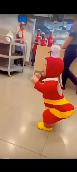 jollibee guy dancing #fyp #foryou #foryoupage #trending #viral #xyzbca #meme #funny #jolibee #jolibeeguydancing #dance #comedy #tiktok #followme #jolibeechickenjoy 