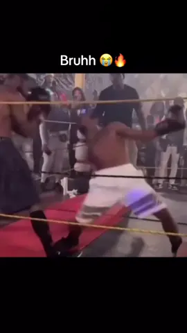 Bro been watching a lot of Hajime no Ippo 😭🙏 (h/t 433tnt/IG) #boxer #boxing #fyp  