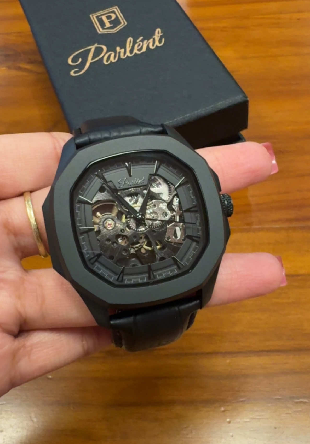 Buruan diorder jam tangannya jangan sampai kehabisan #jamtangan #jamtanganviral #jamtanganmurah #jamtanganoriginal #jamtangankeren #jamtanganmewah #jamtanganantiair #jamtanganpria #jamtanganlelaki #jamtanganwanita 