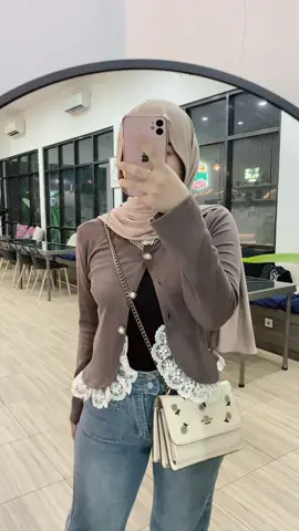 Rekomendasi outfit hangout simpel #OOTD #outfit #outfihangout #outfitinspo ##rekomendasi##blousewanita##blousemurah##blouse##blousekorea##fypage##fypagetiktok#f#fypdong