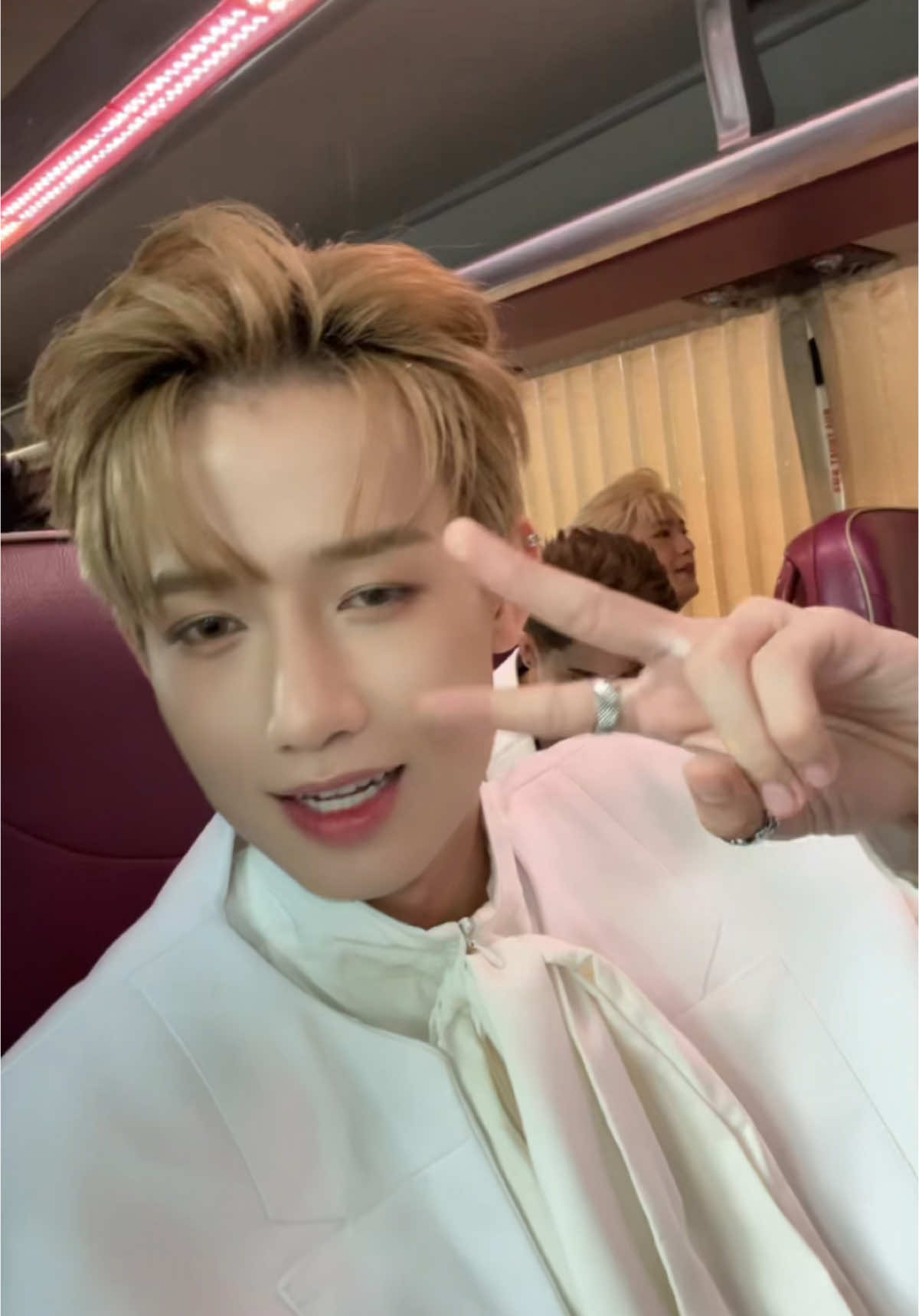 Ủa tui nhớ trend này xấu lắm mà cha này seo vị ko chấp nhận :))) @Hồ Đông Quan #tanbinhtoannang #Wonbi #fyp #towftowf_grp #bndanceteam 