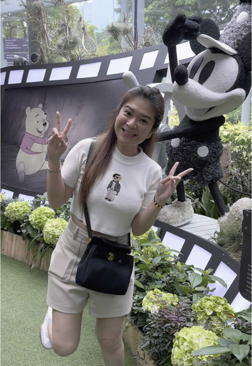Ini bagus banget🥰🤗🌺🌷🌹 foll ig @lexygrayson #lexygrayson #fyp #disney #gardenbythebay #flower #flowers #singapore 