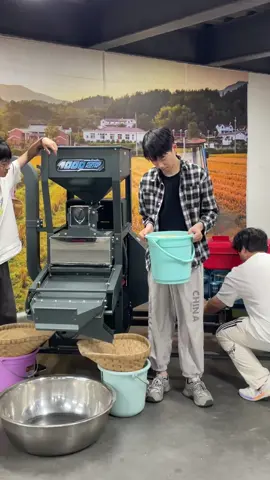 What is it like to process 1,000 kg of rice per hour?#machinery #farmer #dawnagro #ricemill