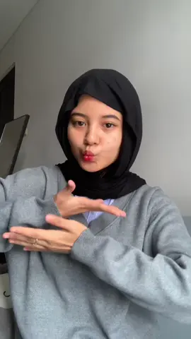Suka deh lagunya kaya bikin semangat buat jalan jalan di india