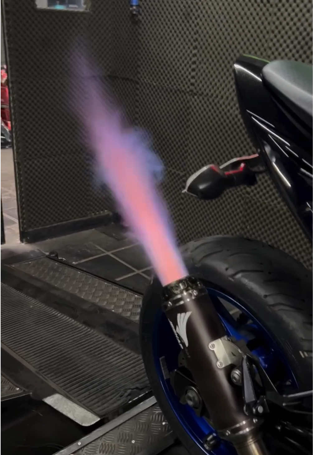 Fire in the pipe! 🔥 #hypeengines #Exhaust #Motorcycle #Flames #Bike #power 