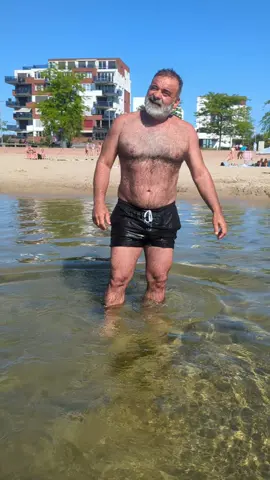 Good morning beautiful people 😘  #tik_tok #viralvideos #Summer #hairymen #goodmorning #goodvibes 