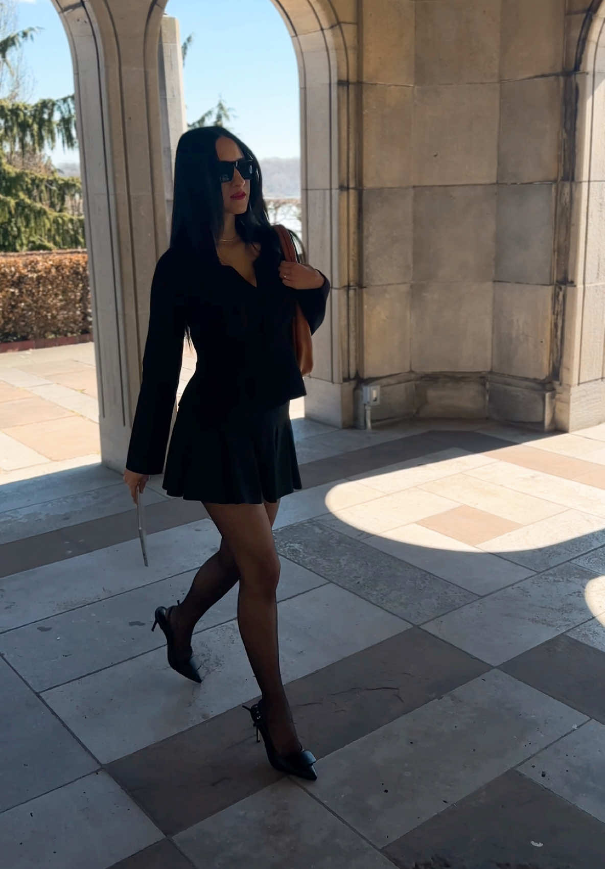 🖤 #outfitideas #outfitinspo #monocromatico #blackoutfit #fashiontiktok #model 