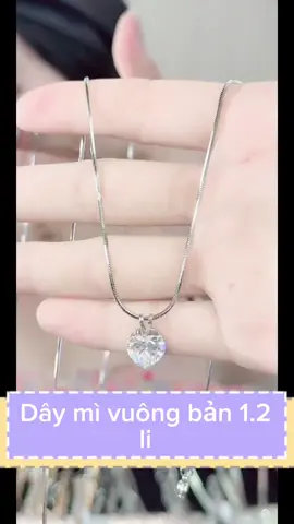 Faay truyền mì vuông inoc bản 1.2li phối cùng mặt đá. Sáng chiếu vô cùng chất liệu inox không đen - không bay màu, dùng nước xà phòng vi vu#xuhuong #trangsuctitantrinhtran #daytruyeninox #inox #trangsuc #phukien #daytruyen 
