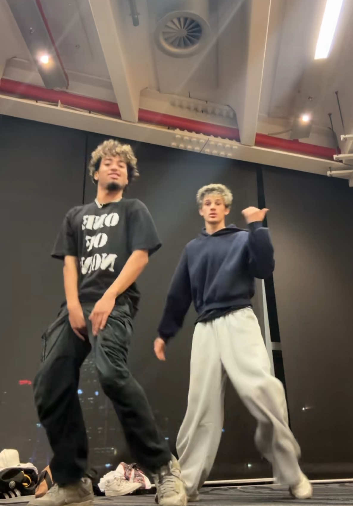 Pre Gig TikTok’s🤷🏾‍♂️  Dc me!  W/ @4  #dance #ol #nz #duo 