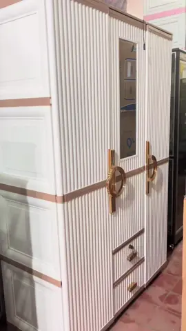 Otc luxcury 3p new colection best bagus bgt 😍  Terdapat lampu led bagian kaca murce aja yuk gercep di order #lemaripakaian #lemariolymplast #lemari #fyp 