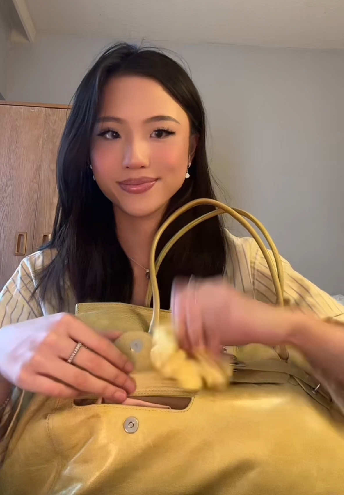 Bag from @Anemonia  (it’s a shoulder bag in a birkin style) #whatsinmybag #whatsinmyunibag #unibag 