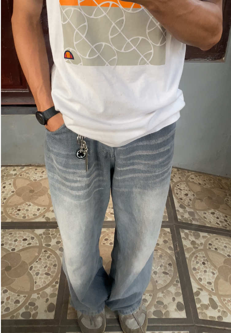 #baggyjeans #inspirasioutfit #outfitideas 