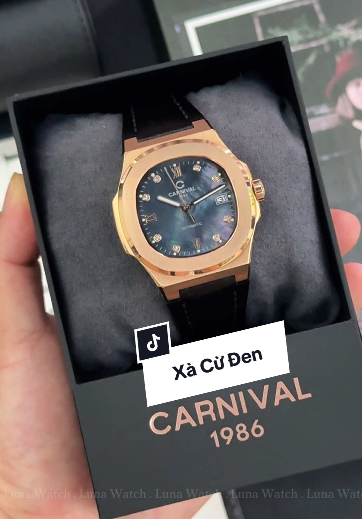 Mẫu đồng hồ sành điệu cho anh em. Đồng hồ Carnival 8160G bản hắc xà cừ dây da lên tay cực đẹp nha✨ #lunawatch #carnival8160 #donghocarnival #donghonam #donghoco #carnival #carnivalxacu 