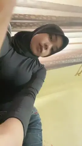 Tidur bareng kmu kapan?#fypviral #fyp #viral #hijab #sma #pulen #tidursehat #malamjumaat 