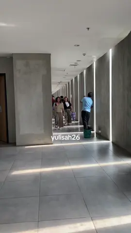 diskusi film PENGEPUNGAN DIBUKIT DURI 🖤 @prilly latuconsina  #catsoftiktok #capcut #fypシ゚ #fyp #fyppage #tiktok #prillylatuconsina15 #prillylatuconsina #prillylatuconsina96 #prillyomara #omaraprilly #omaraesteghlal #pengepungandi 