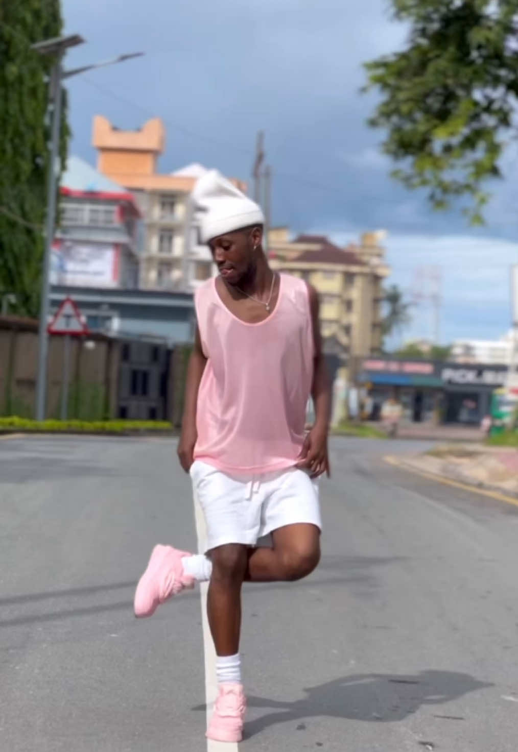 1+1+1=🤷🏽‍♂️#mathematicsstyle🧤  Dc: 🙋🏽‍♂️ . #amapiano #tanzania🇹🇿 #fyp #dancer 