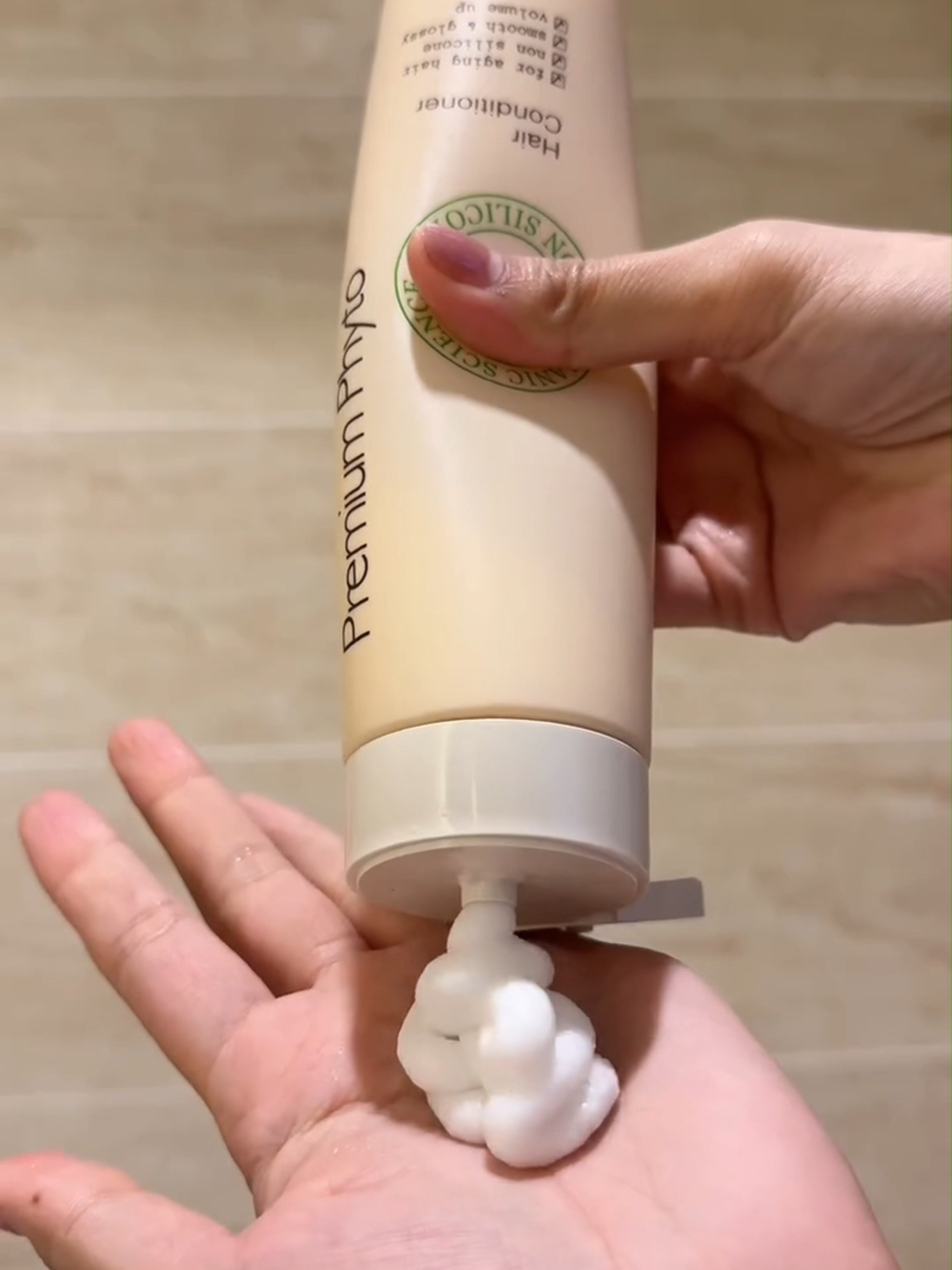 Bộ đôi dầu gội Premium Phyto Hair Wash N và dầu xả Premium Phyto Hair Conditioner N Ampleur cho ngày hè năng động.  Ampleur - chạm đến vẻ đẹp thuần khiết của mái tóc #ampleur #ampleurvietnam #ampleurvn #làmđẹp #dầugoithaoduoc #dầugội