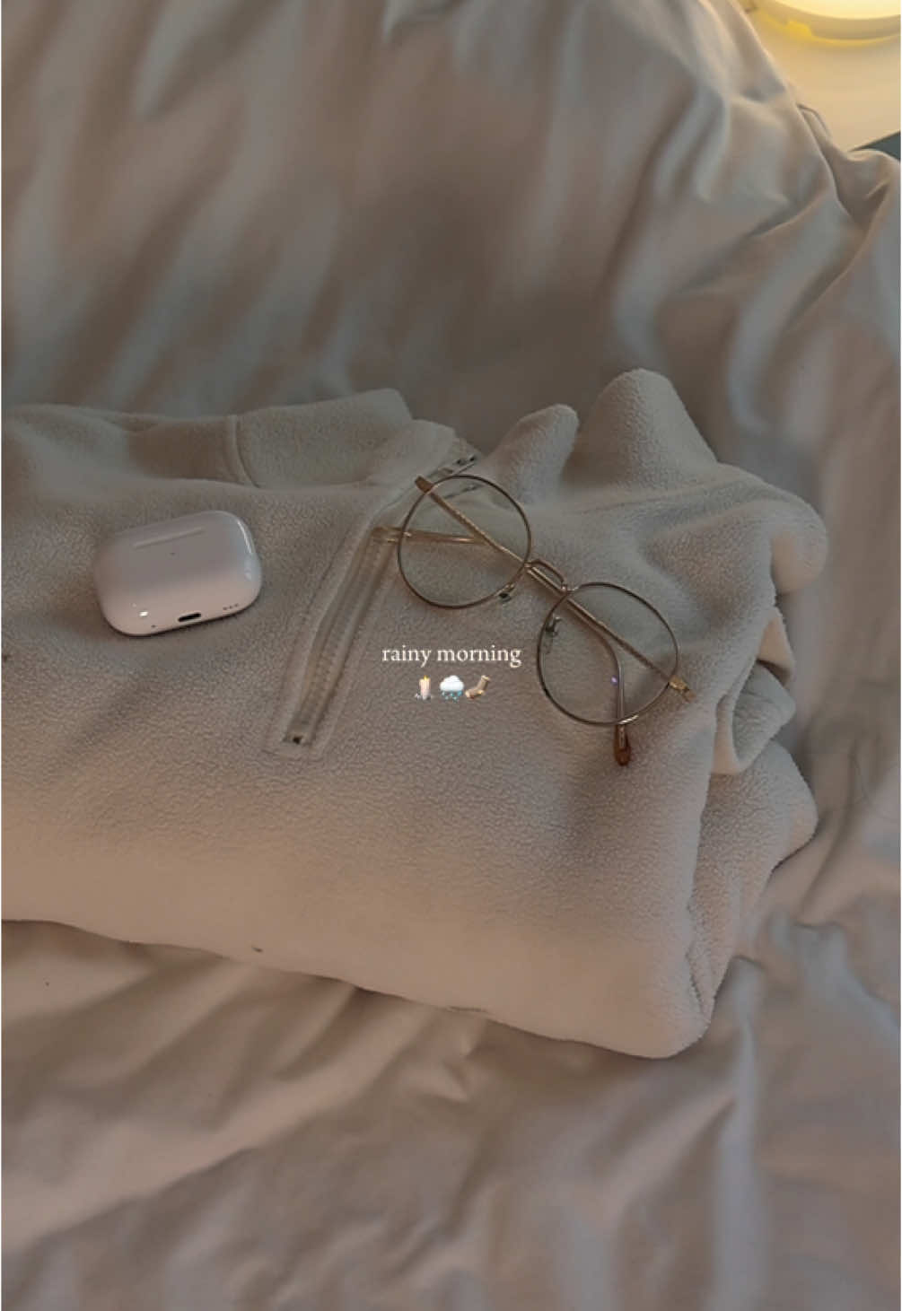 woke up to the soft sound of rain 🌧️ . . #vanillagirl #softgirl #vanillagirlaesthetic #girltherapy #girlthings #cleangirl #pinterestinspo #cozyvibes #thatgirl #goodvibes #romanticizeyourlife #aesthetic #Lifestyle #introvert #rainyday #homebody #ugccreator #fyp 