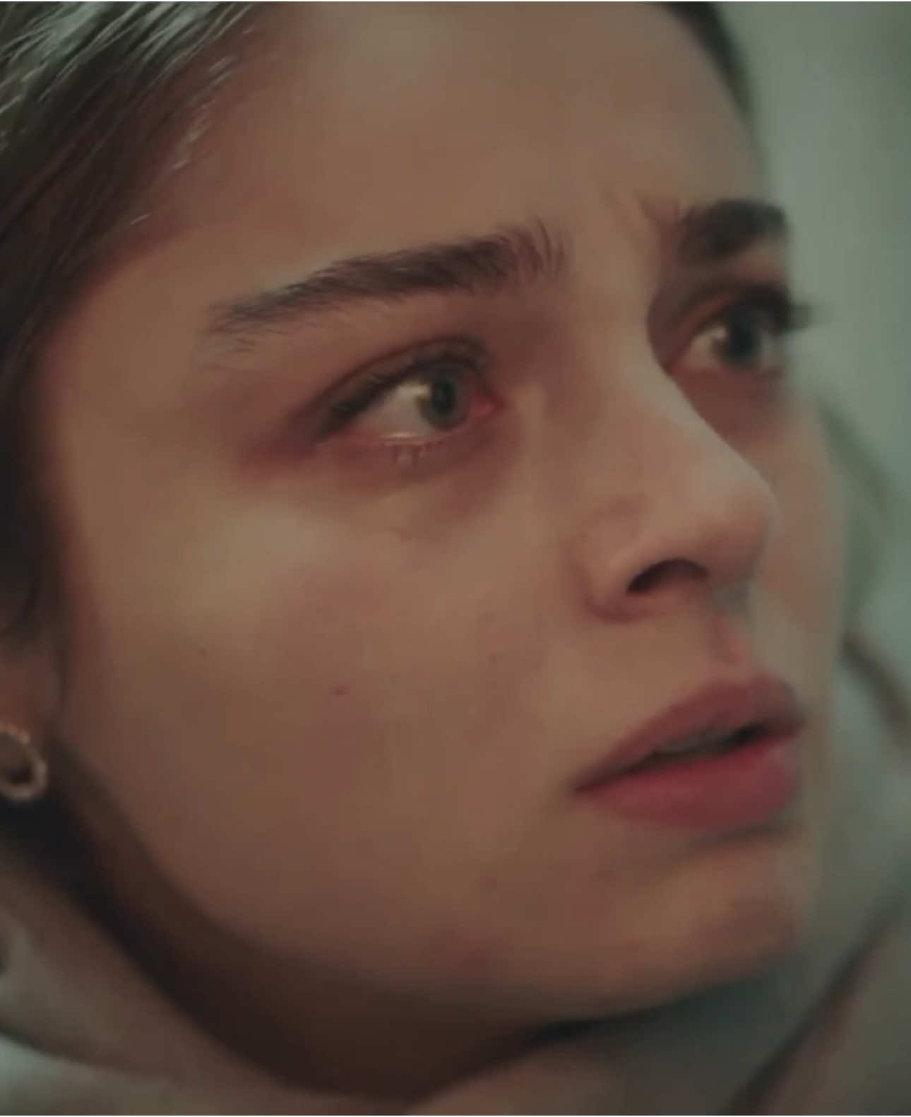 يزيد جمالها أضعاف إذا بكت #ayçaayşinturan 