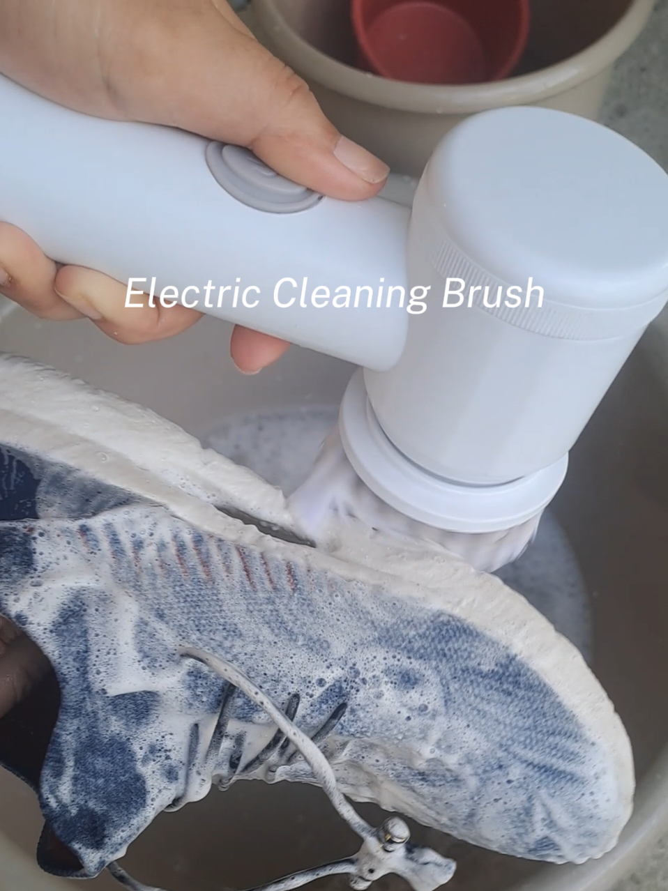 Panlinis ng sapatos, bag, lababo atbp. Di mo na kailangang mapagod. #electricbrush #panlinis #magicbrush #cleaninghacks #cleaning 