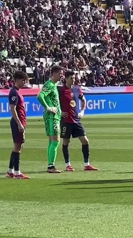 Dua veteran ini tidak lama lagi akan pensiun salah satu striker dan kiper terbaik dunia #barcelona #fyp #lewandowski #rl9 #szczesny #jj #trend #masukberanda 