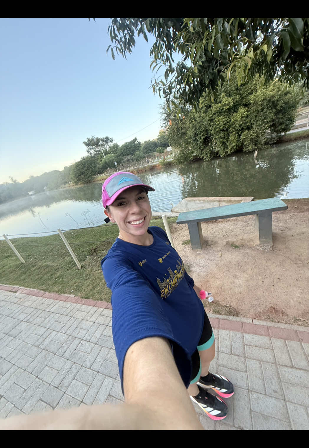 Último treino do ciclo pra meia maratona da Asics no domingo..  Mas uma coisa precisa ficar clara: sentir dor não é normal. Desconforto faz parte. Dor é um sinal de alerta. Não ignore o que seu corpo tá tentando te dizer. Treinar com responsabilidade também é performance. Agora é hora de descansar… E chegar inteira na largada e fazer o meu melhor! 🏃🏻‍♀️✨ #corridaderua #correr  #c#corredorar#runtokf#fypc#corredoresc#corridaf#foryoud#dicasdecorridad#dicaso#oculoscorridarun #brasil #br 