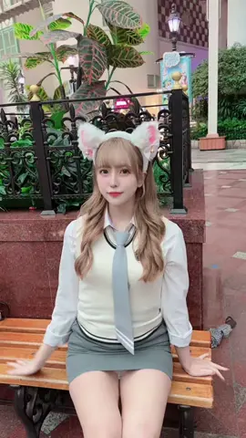 韓国制服のタイトスカートかわい？