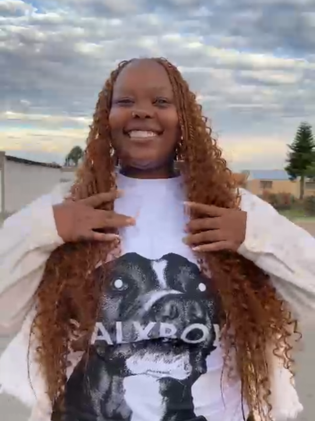 Boho Braids with @_Ramadimetja_ 😍  Would you try this colour? 🙌👑🌹 #polokwanetiktoker #polokwanehair #polokwanehairstylist #polokwanemobilehairsalon #bohobraids