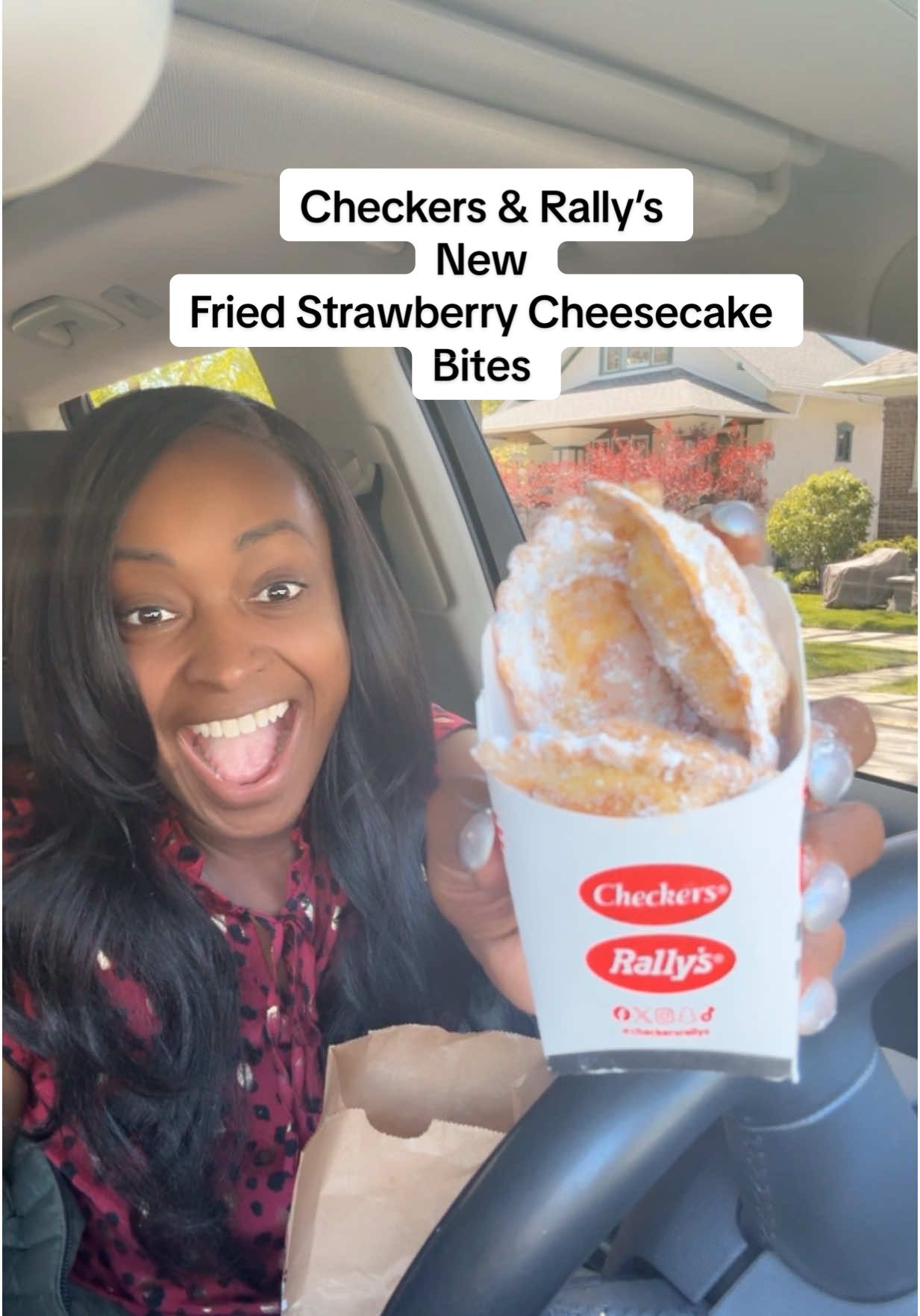 New fried strawberry cheesecake bites are out at @Checkers and Rally's and I’m trying them! . . . .  #planesandplates #checkers #chicago #thingstodoinchicago  #chicagoinfluencer #chicagorestaurants #foodreview #foodporn #312food #Foodie #food #eatingfortheinsta #traveling #travel #travelgram #wanderlust #chicagofoodie  #foodpics #foodphotography #dessert #fyp #explorepage #chicagofood #eeeeeats #forkyeah #viral #dessert #2025