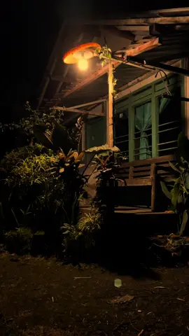 Vibes pedesaan tahun 90an.