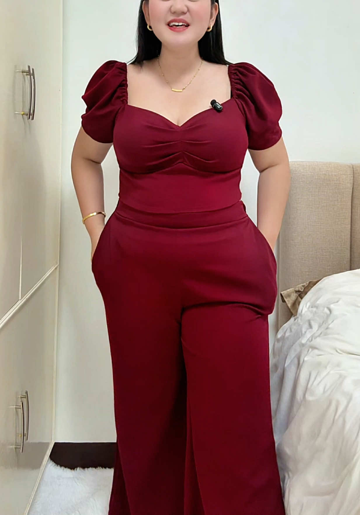 Replying to @Angelie Estillore lakas talaga makasexy ng terno crop blouse & wideleg pants na to! very affordable lang slayable ipang-awra! | DISCLAIMER: PRICES MAY VARY AFTER THE PROMOTION ENDS #terno #coords #coordinates #coordinates #ternooutfit #plussizeterno  