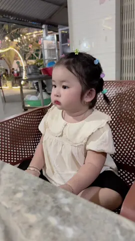 Anh có thích em hông ??? 🥰#embedangyeu #cute #viral #embe #babytiktok #fyp #baby #xh #babycute #babylove 