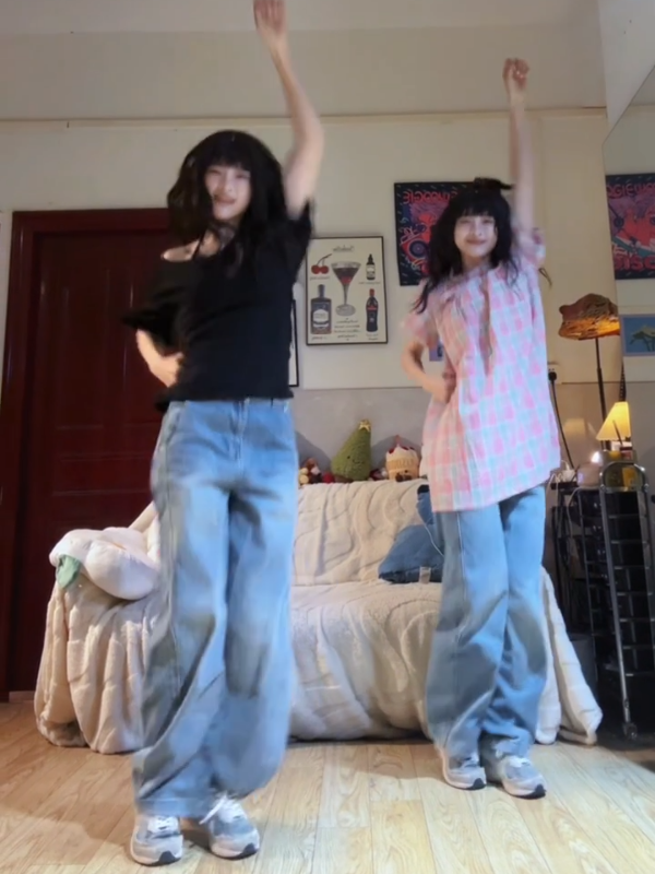 supershy cuz supershine.. cre xhs: sasa子 #supershy #supershine #supershynewjeans #newjeans #dance #dancer #song #outfit 