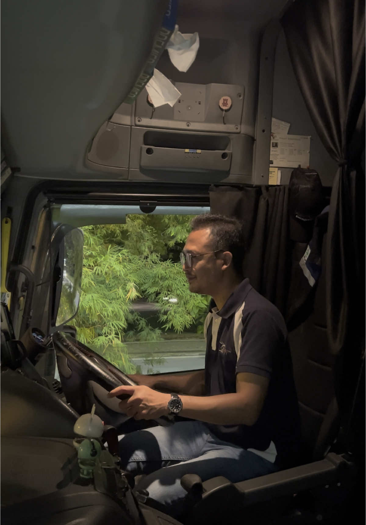 penat cari duit xpa kan 🫠 @𝘼𝘽𝘼𝙉𝙂𝘾𝙍𝙊𝙎𝙎🚀 #abanglori #lagujiwang #fyp 