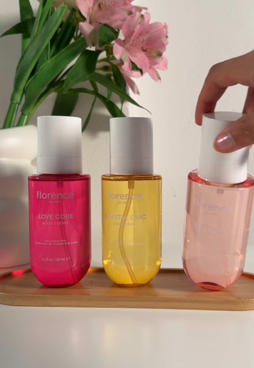Per ogni mood serve un profumo diverso, no? 🎀☀️🍒 E @florence by mills riesce a farmi sentire speciale e unica ogni giorno  @Douglas Italia 
