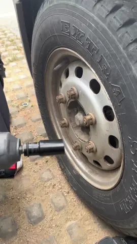 1000N Impact Wrench , Brushless motor, 2 x 4.0A Batteries & a Handy Toolbox for All Your DIY Needs!#hometools #toolkit #fyp #impactwrench #powertools #wrench