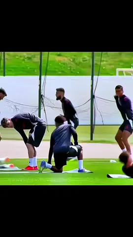Carrington training dance Burno × Mazraoui😍 #manchesterunited #manutd #burnofernandes #mazraoui #football #fyppppppppppppppppppppppp @manutd @brunofernandes 