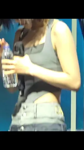 God She looks so pretty #yeji #itzy 