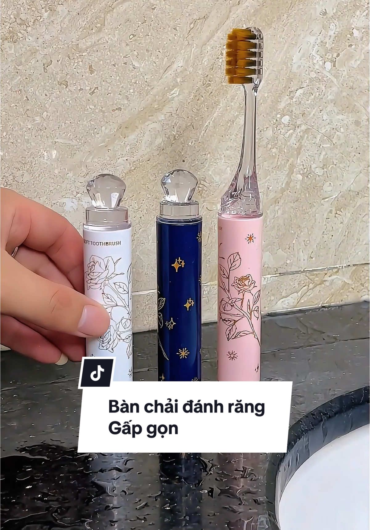 Đi du lịch hay về quê dùng cái bàn chải đánh răng gấp gọn này là đúng bài, vừa đẹp vừa tiện lợi #phanhotro #banchaidanhranggapgon #dodungtienich #dodungthongminh #viral #xuhuong 