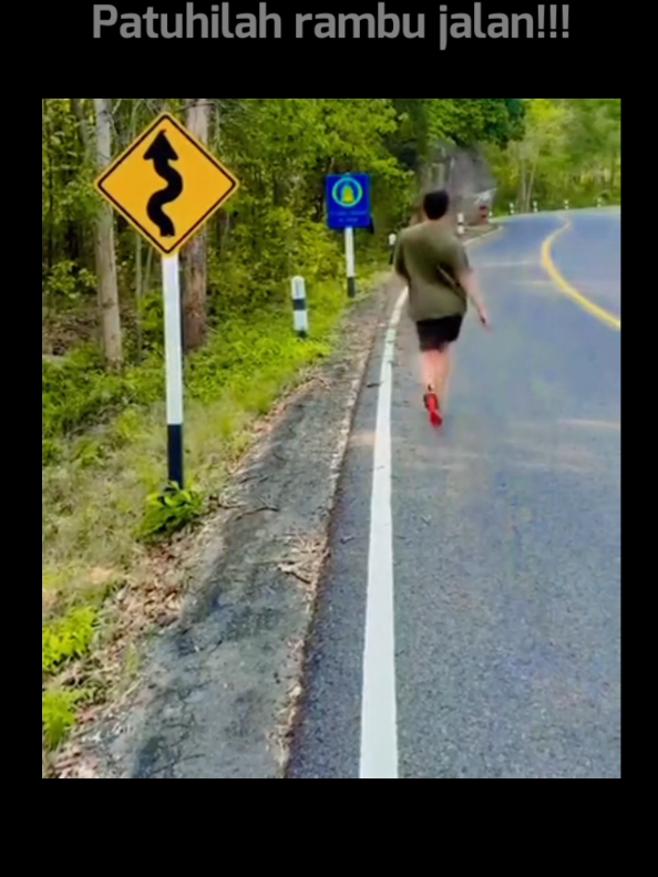 jalan berkelok ala tulang lunak#videolucu #ngakak #kocak #lucuabis 