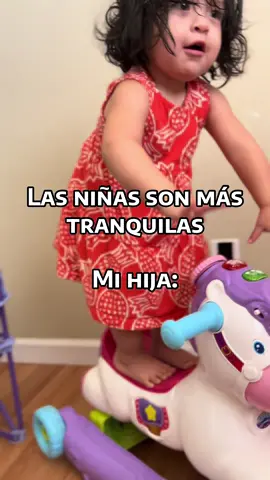 Ella no se espero a tener los dos años para ser terrible 🤪😄🥰🥰 #travesuras #niñas #etapas #maternidad #humor #risa #fyp #viralvideo #cute 