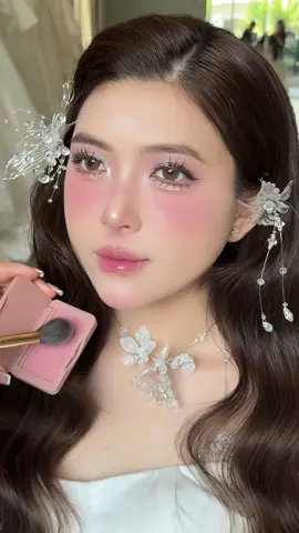 Màu má hồng chân ái mà ai cũng nên có nè mí bà.#xuhuong #videoviral #viral #makeupcodau #dientruongmakeup💄🍓 #đaotaohocviennangcao #đaotaohocvienchuyennghiep #thanhthanhbridal🍓👗 #mahongmooneyes 